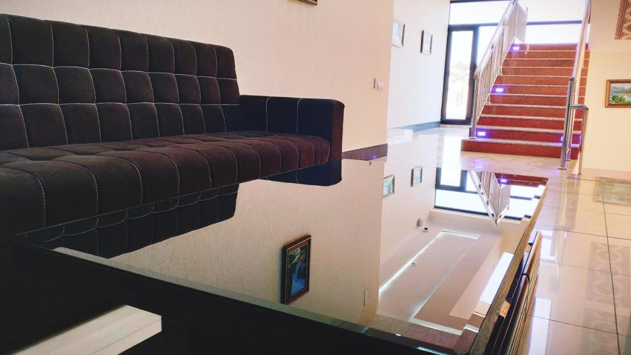 Hotel Buston Chkalovsk Kültér fotó